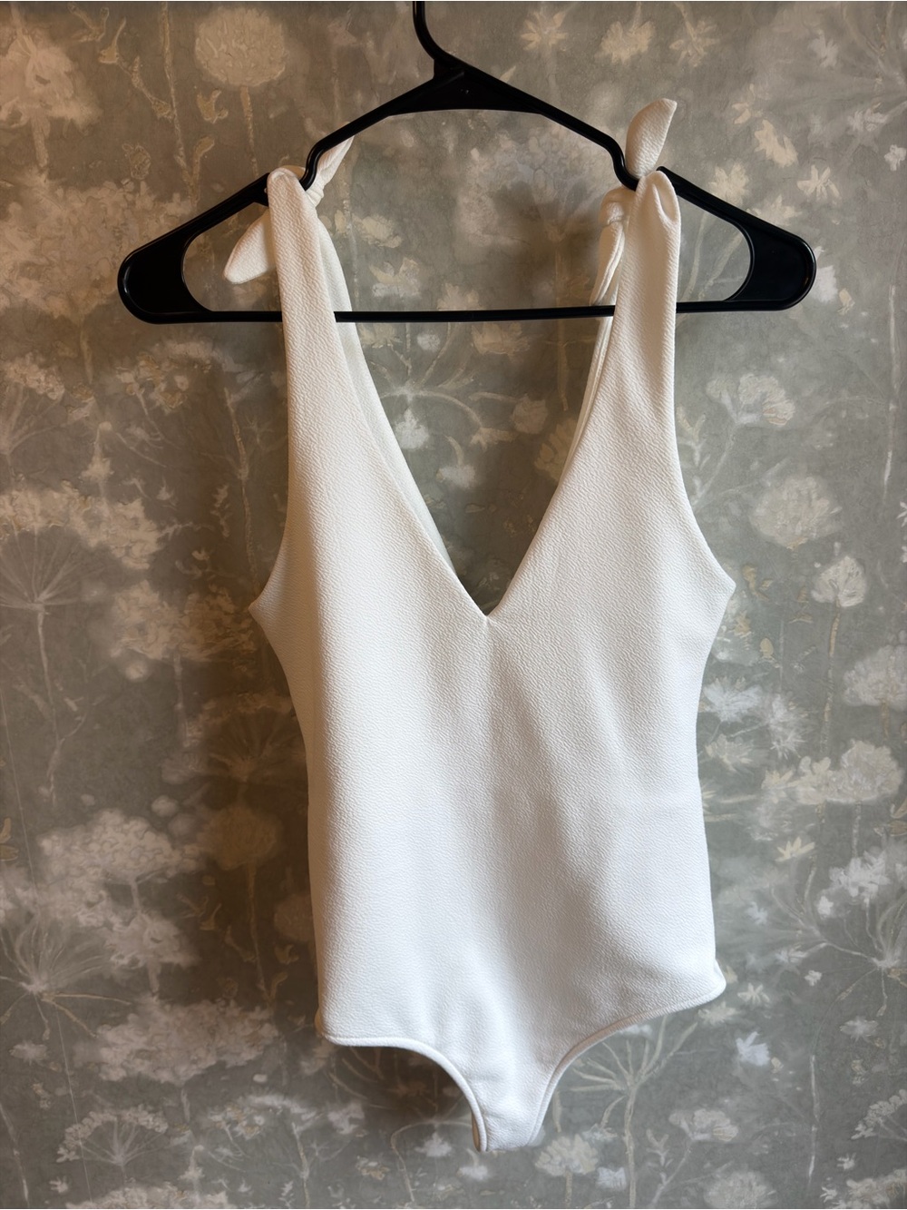 Show Me Your MuMu White V-Neck Tie-Shoulder Bodysuit